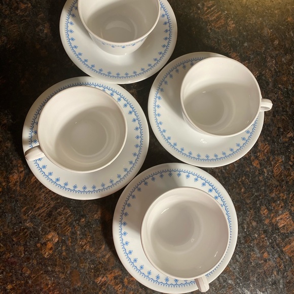 4 Garland Corelle Cups & Saucers - Picture 4 of 10